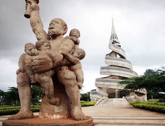 Cameroun: Le Monument de la Réunification.